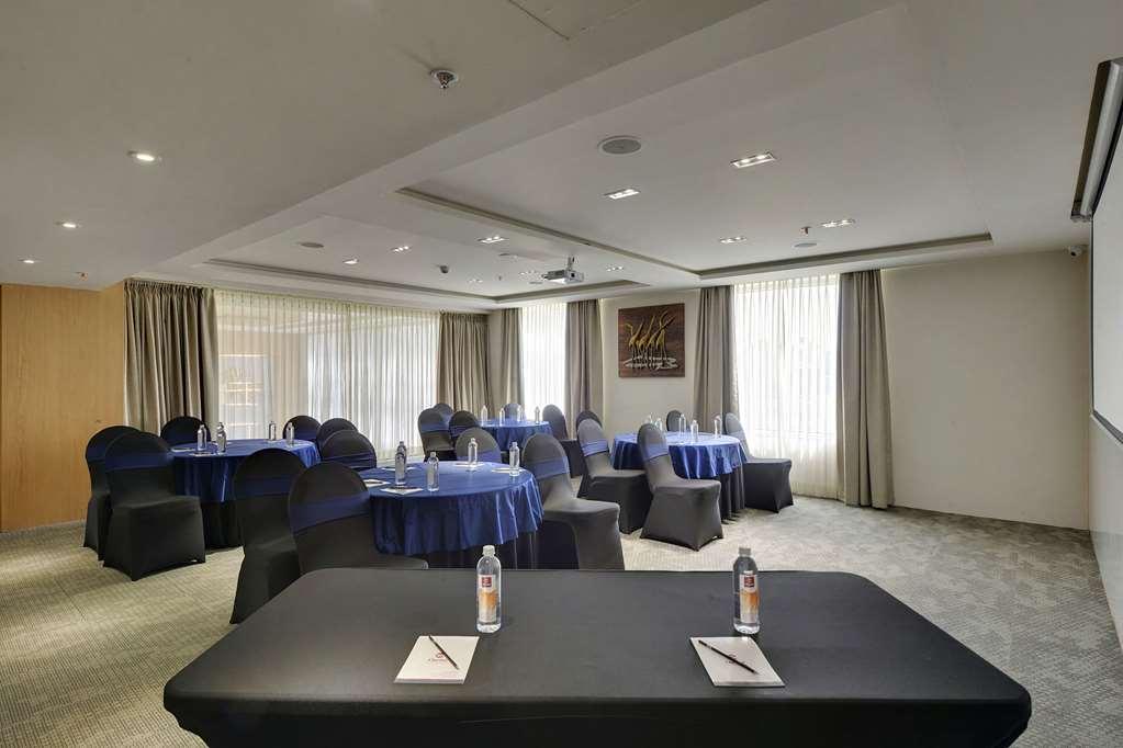 Hotel Clarion Bangalore 4*